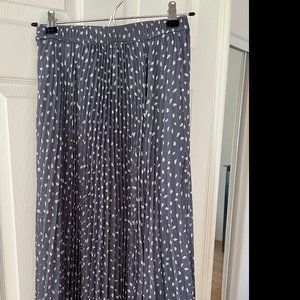Abercrombie and Fitch Pleated Chiffon Midi Skirt XS NWT
